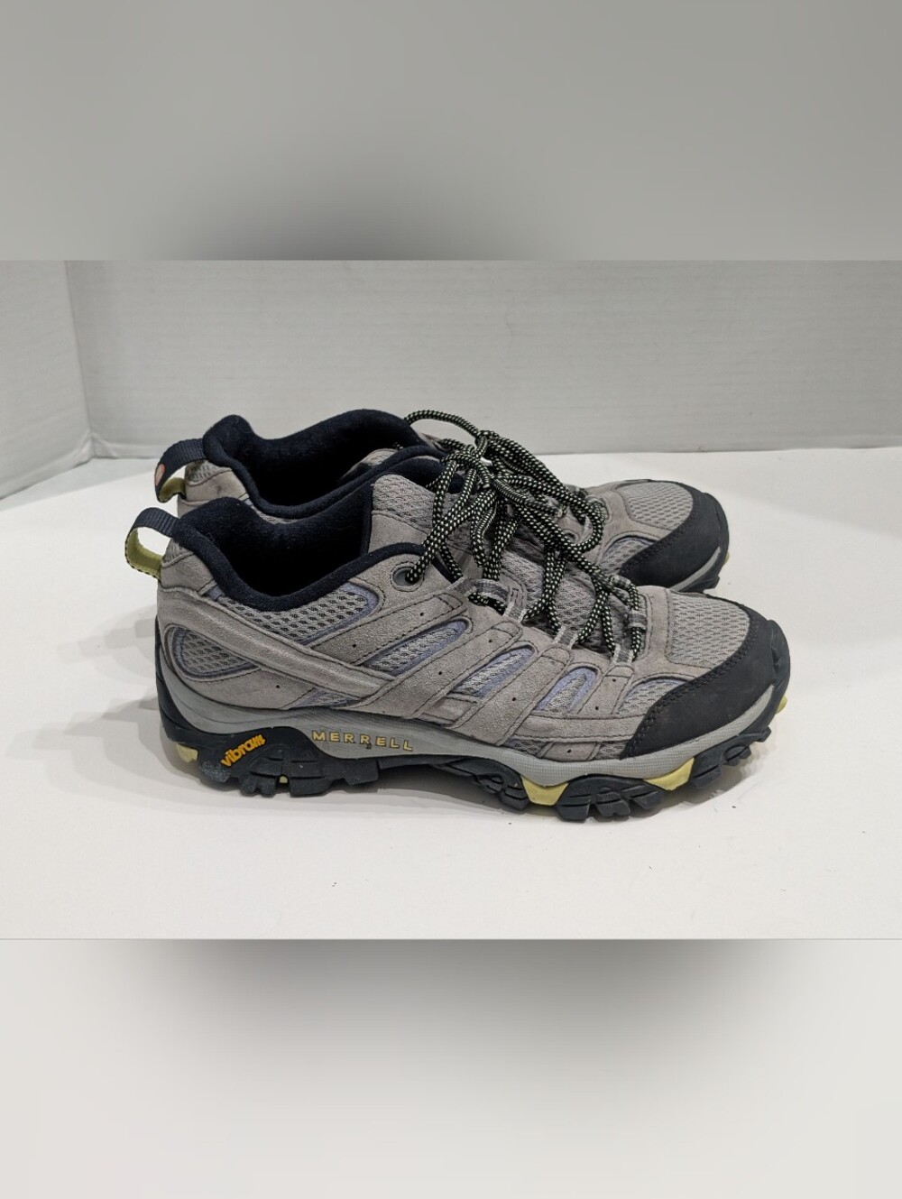 Merrell Women’s 7.5 Moab 2 Vent Hiking Shoes Athletic Lace Gray